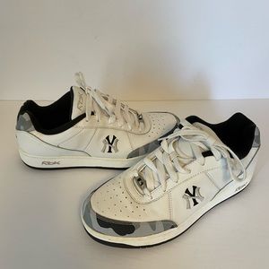 New York Yankees Reebok sneakers